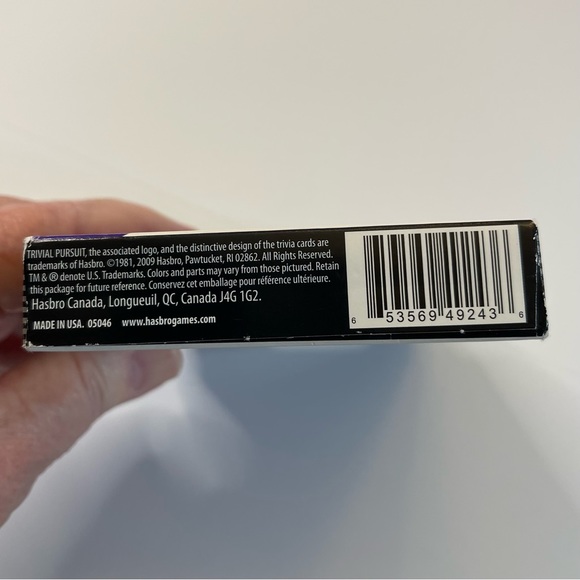 Trivial Pursuit Steal Card Game Ages 16+ - Picture 4 of 5